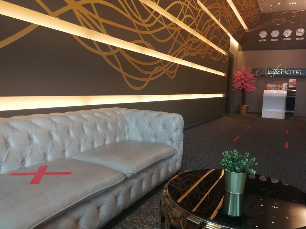 Asiatic Hotel 8/50