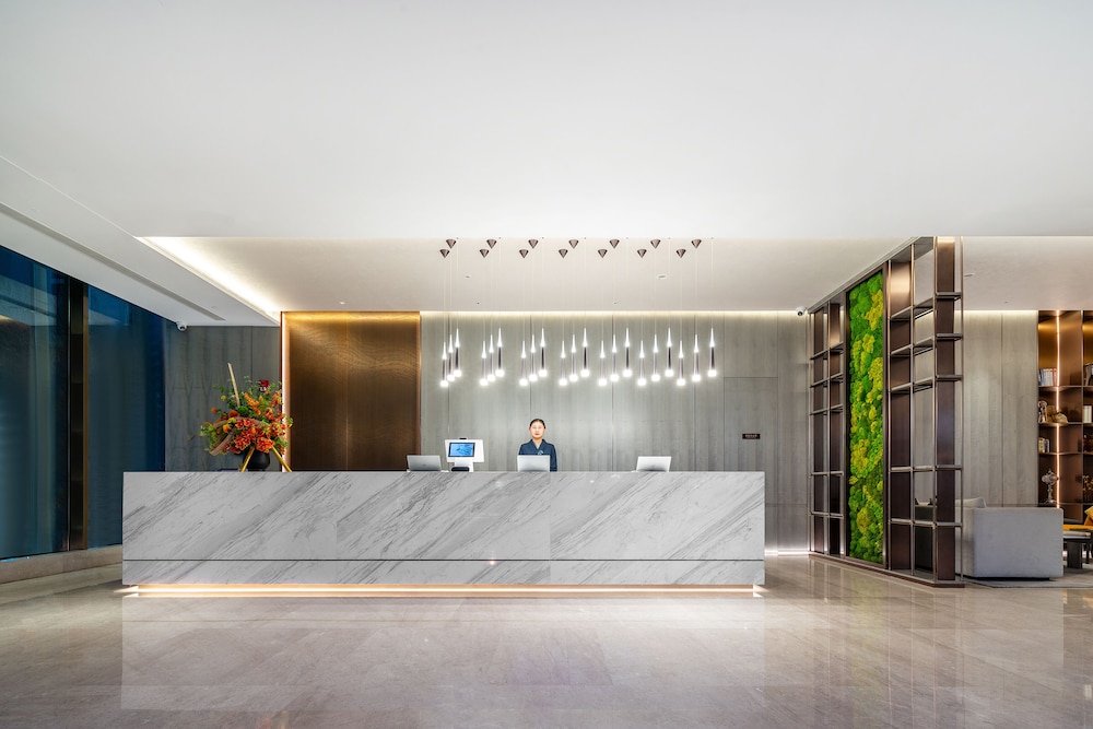 Huidong Business Hotel 5/50