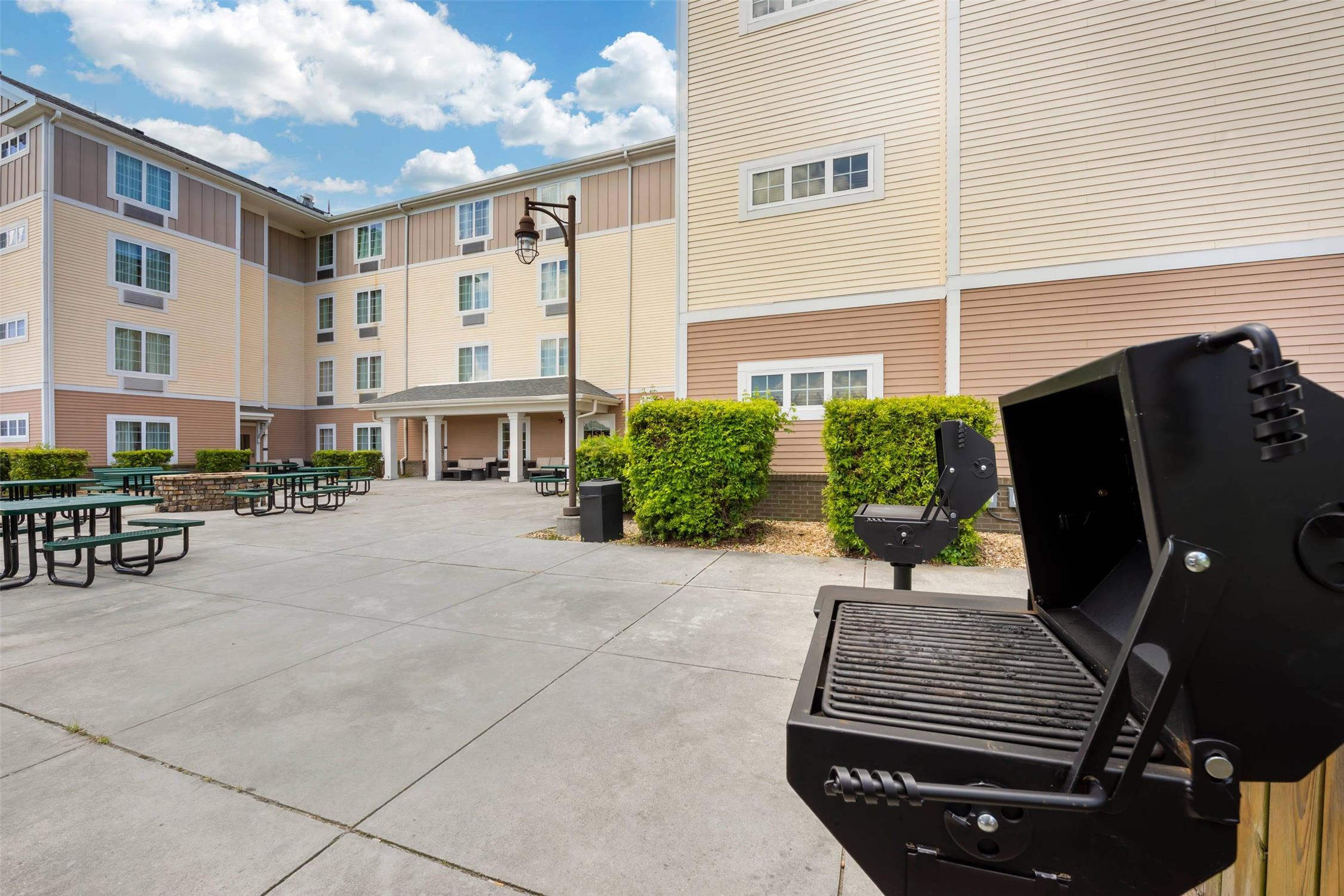 Mainstay Suites Camp Lejeune 36/38