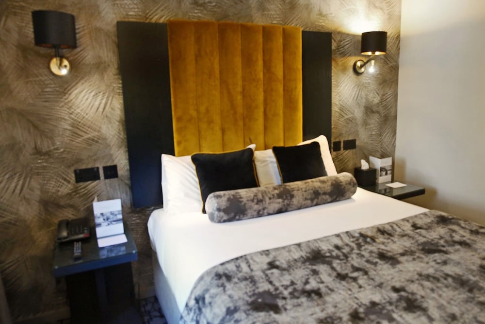 STANDARD, DOUBLE BED, ACCESSIBLE