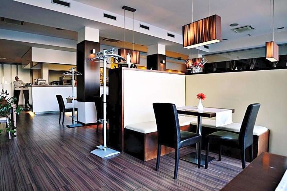 Aston Business Hotel 43/55