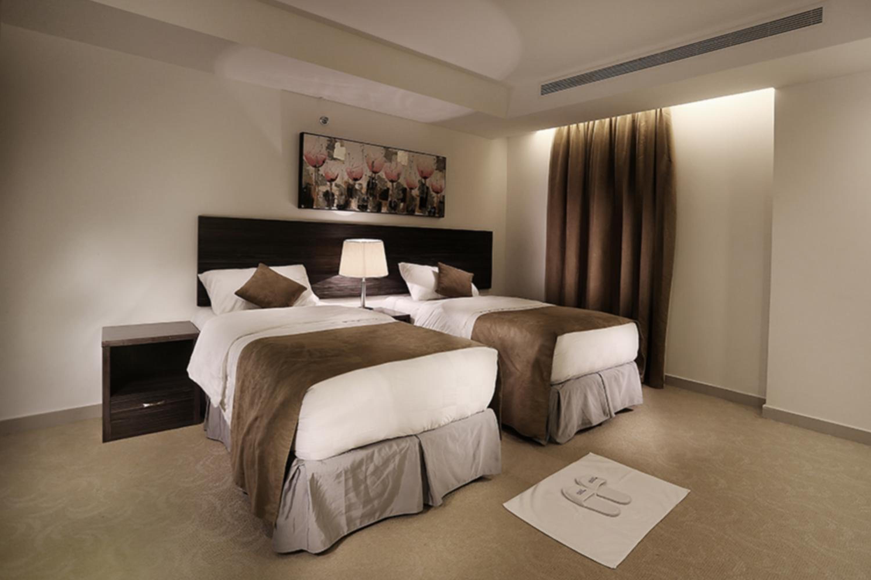 Watheer Hotel Suite 12/44