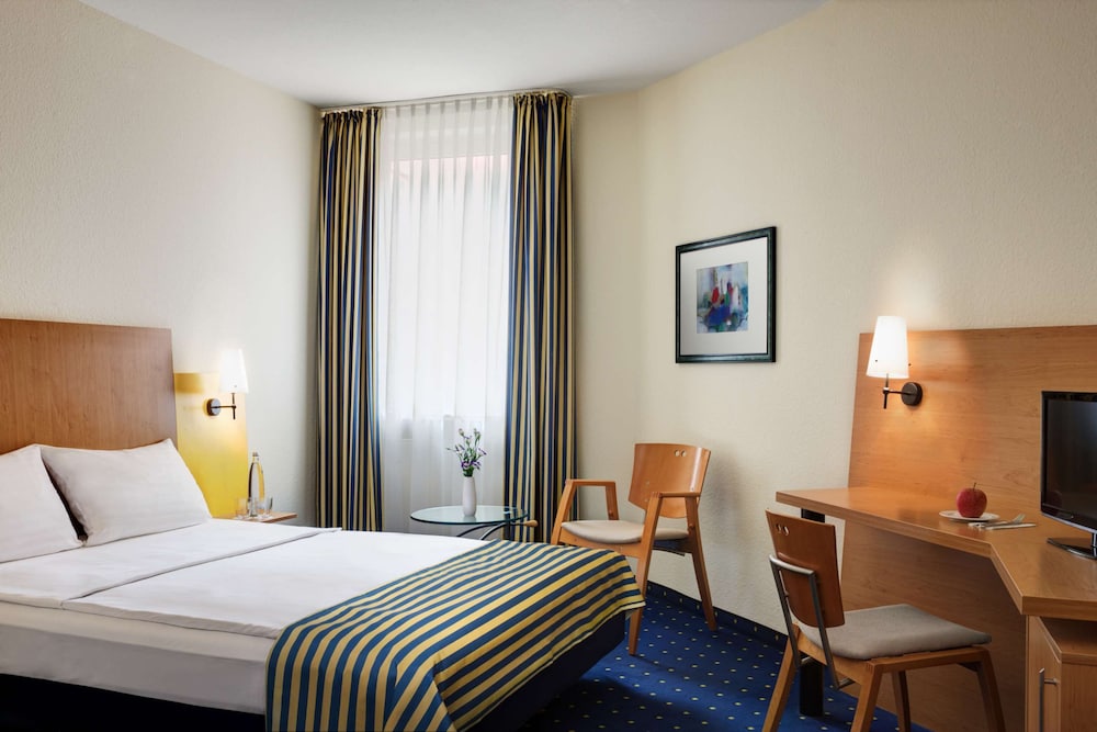 Intercityhotel Stralsund 16/47
