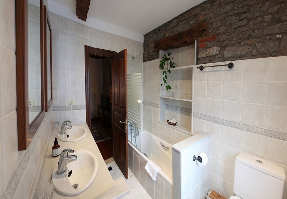 Casa De Aldea La Pumariega 33/34