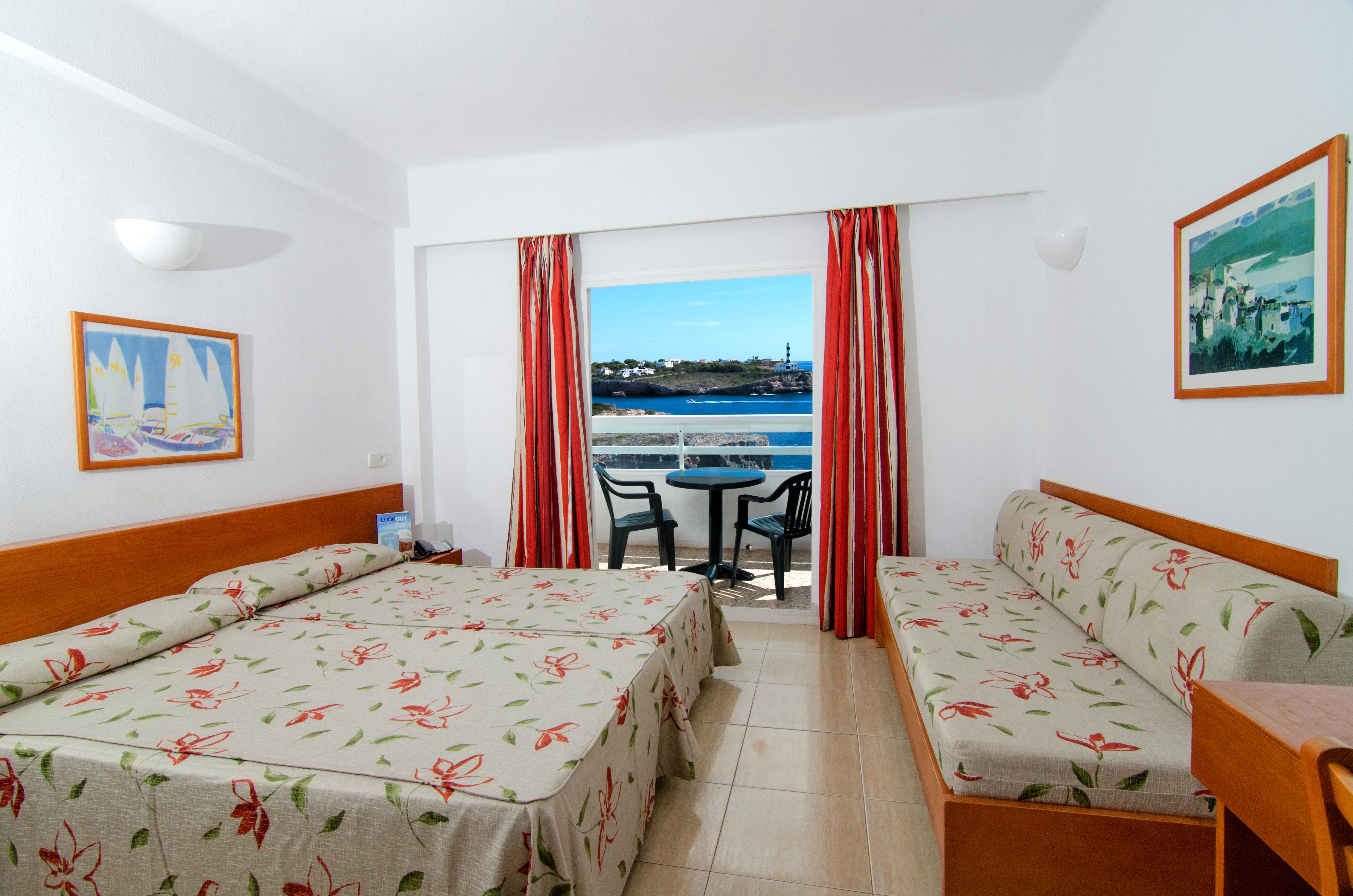 Standard, Double Bed, Balcony or Terrace