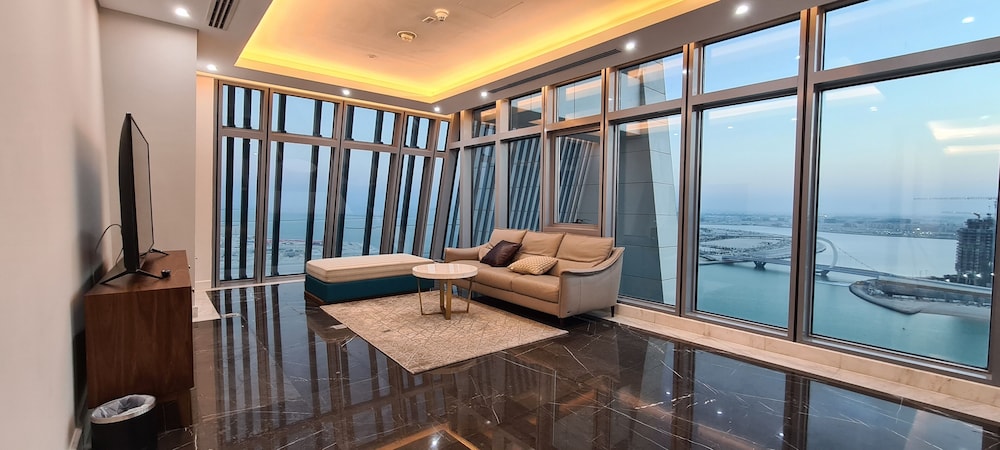Waterfront Hotel Apartment 32/54