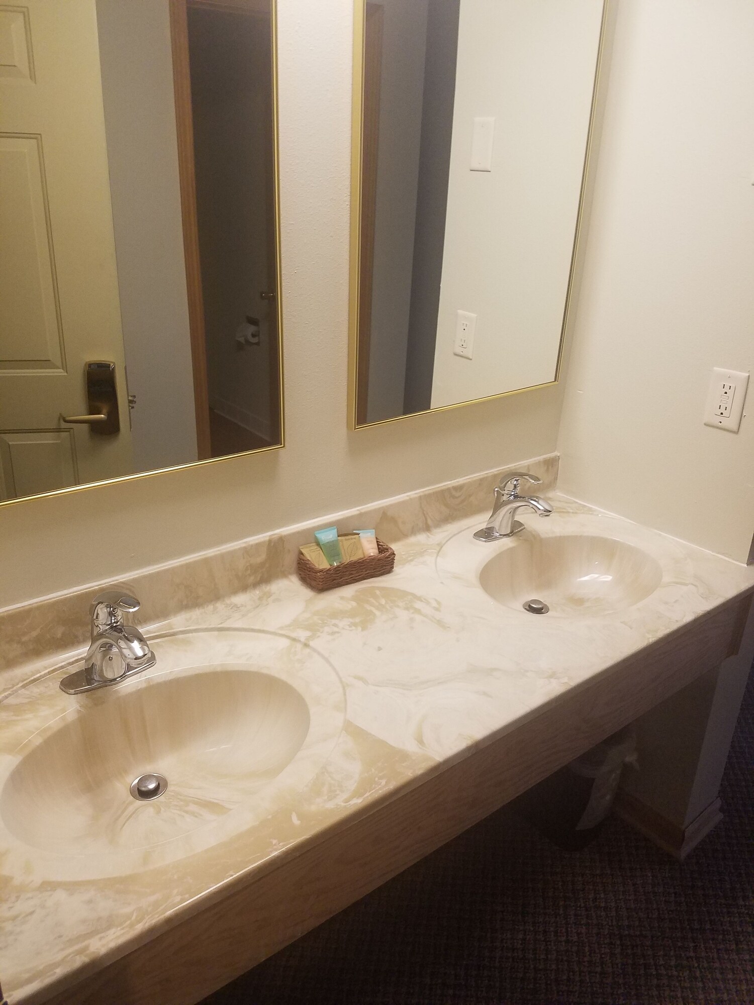 غرفة سوبيريور بسريرين كوين، Roosevelt Inn Mount Rushmore 5/6