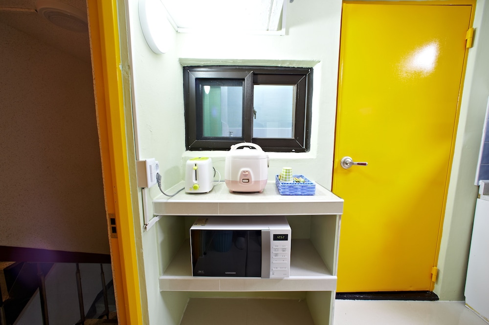 Rainbow Hotel Myeongdong 46/54