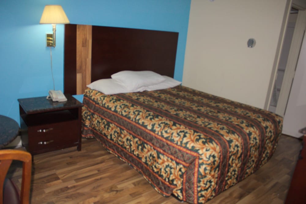 American Inn & Suites 17/28