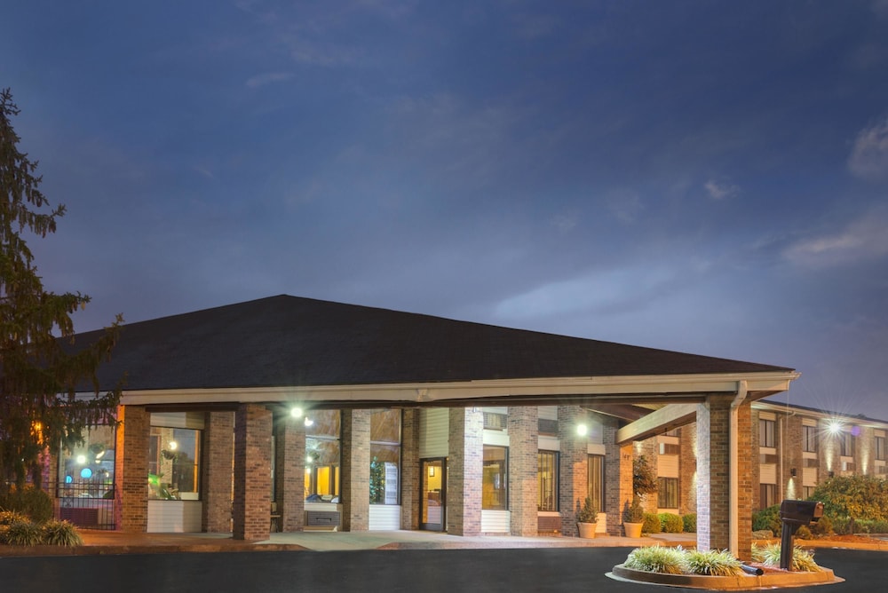 Baymont By Wyndham Louisville South I 65 1/33
