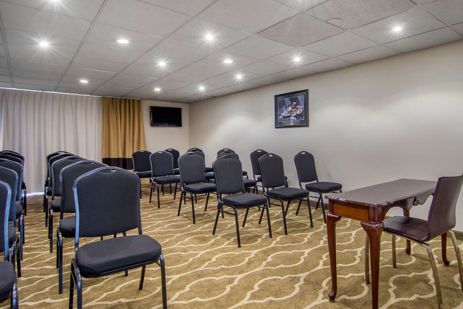 Best Western Plus Atlanta Sandy Springs Perimeter Hotel 23/28