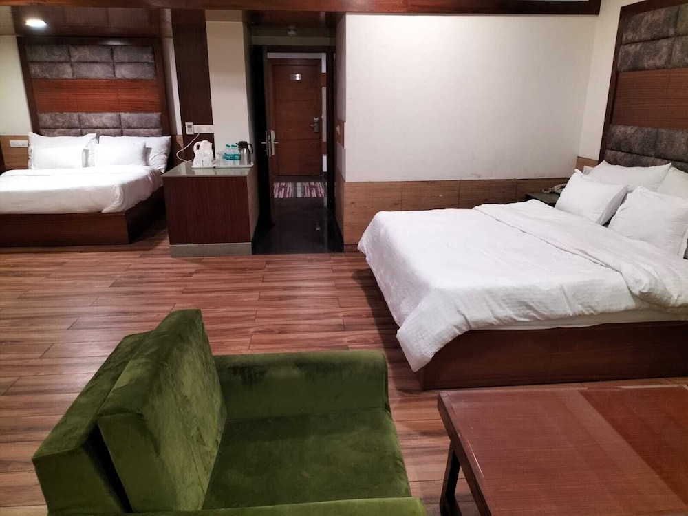 Hotel Ambica 22/40