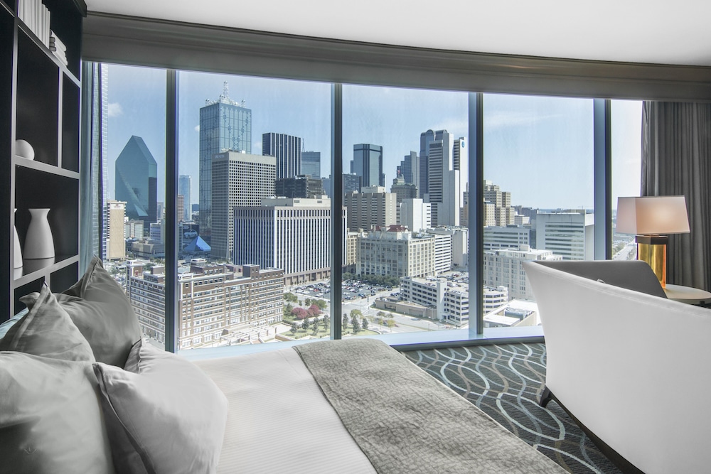 OMNI DALLAS HOTEL 35/92