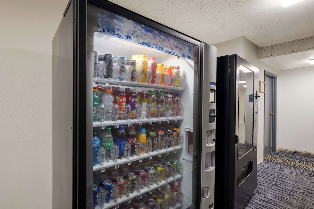 サバーバン スタジオズ ミルウォーキー空港 写真2