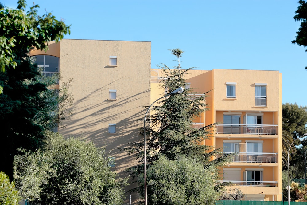RESIDENCE LA ROSTAGNE 1/50