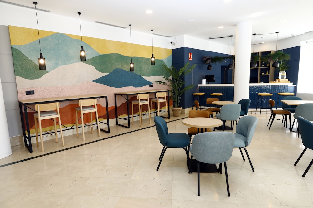 Travelodge Madrid Coslada Aeropuerto 36/60