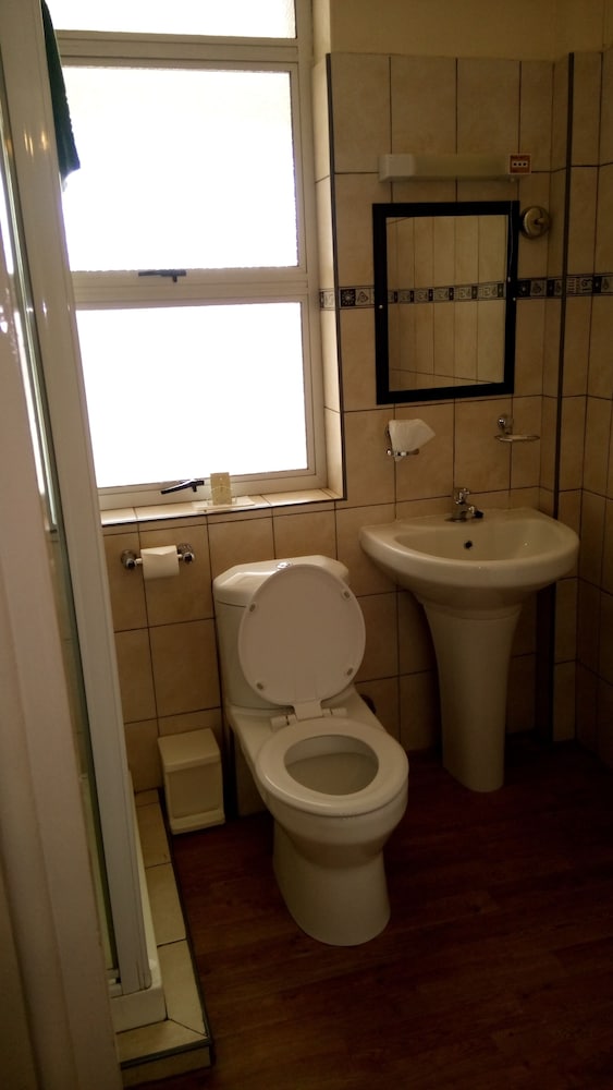 Royal Hotel Ladysmith 38/41
