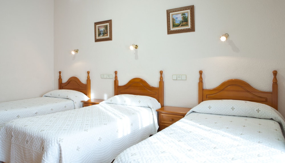 STANDARD, TRIPLE, 3 BEDS