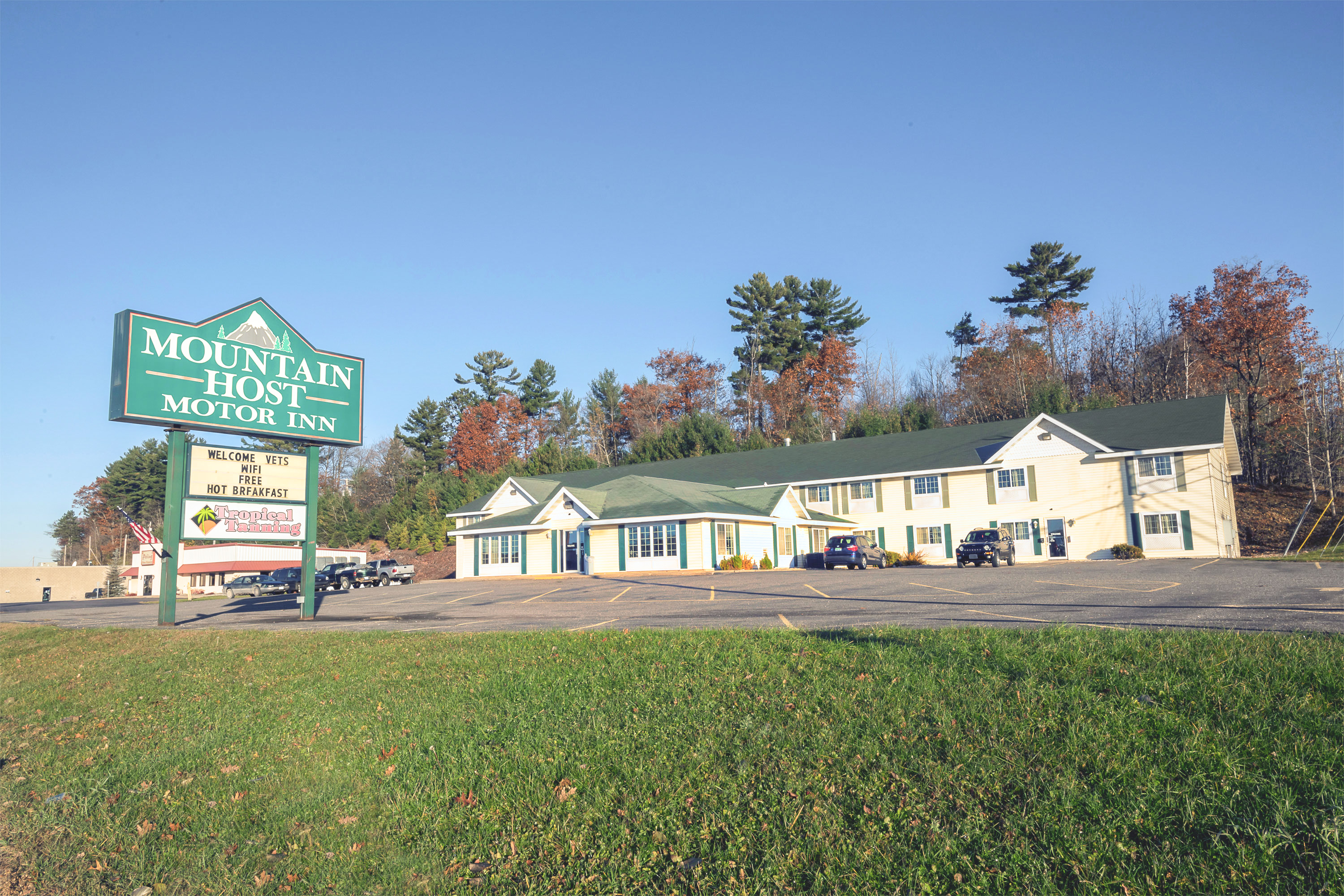 Mountain Host Motor Inn 25/28