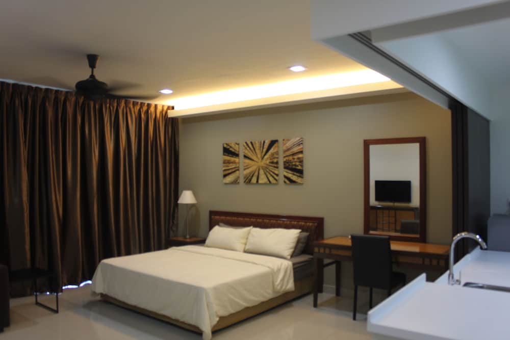 Dehouz – Trefoil Setia Alam Homestay 24/50
