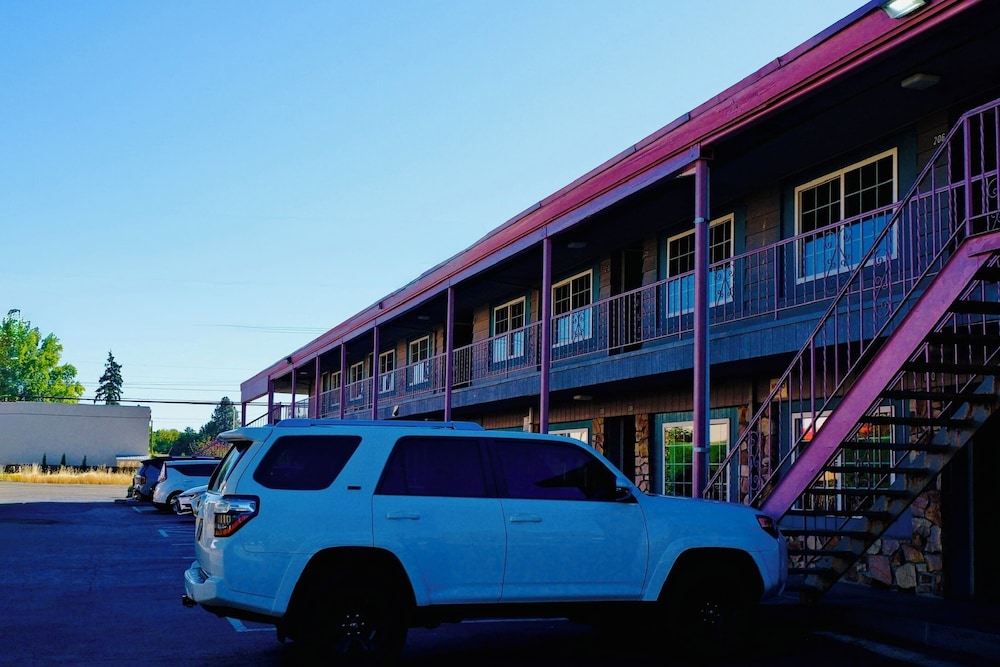 Beaverton Budget Inn by Capital O Portland 5/23