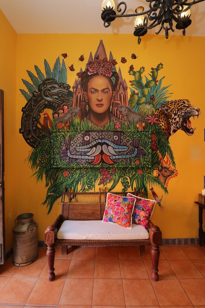 Casa Mia Suites 6/72