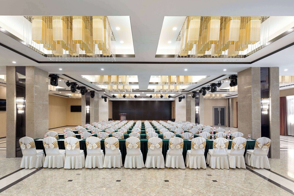 La Quinta by Wyndham Qionghai Yinhai 25/26