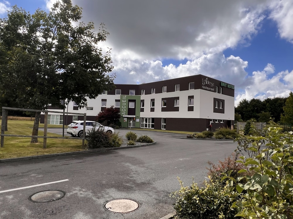 Brit Hotel Saint-Meen-le-Grand en Broceliande 66/75