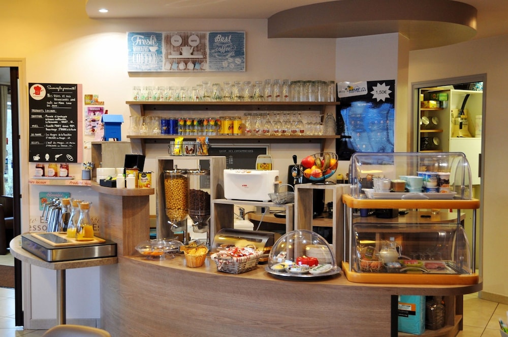 Brit Hotel Azur 26/32