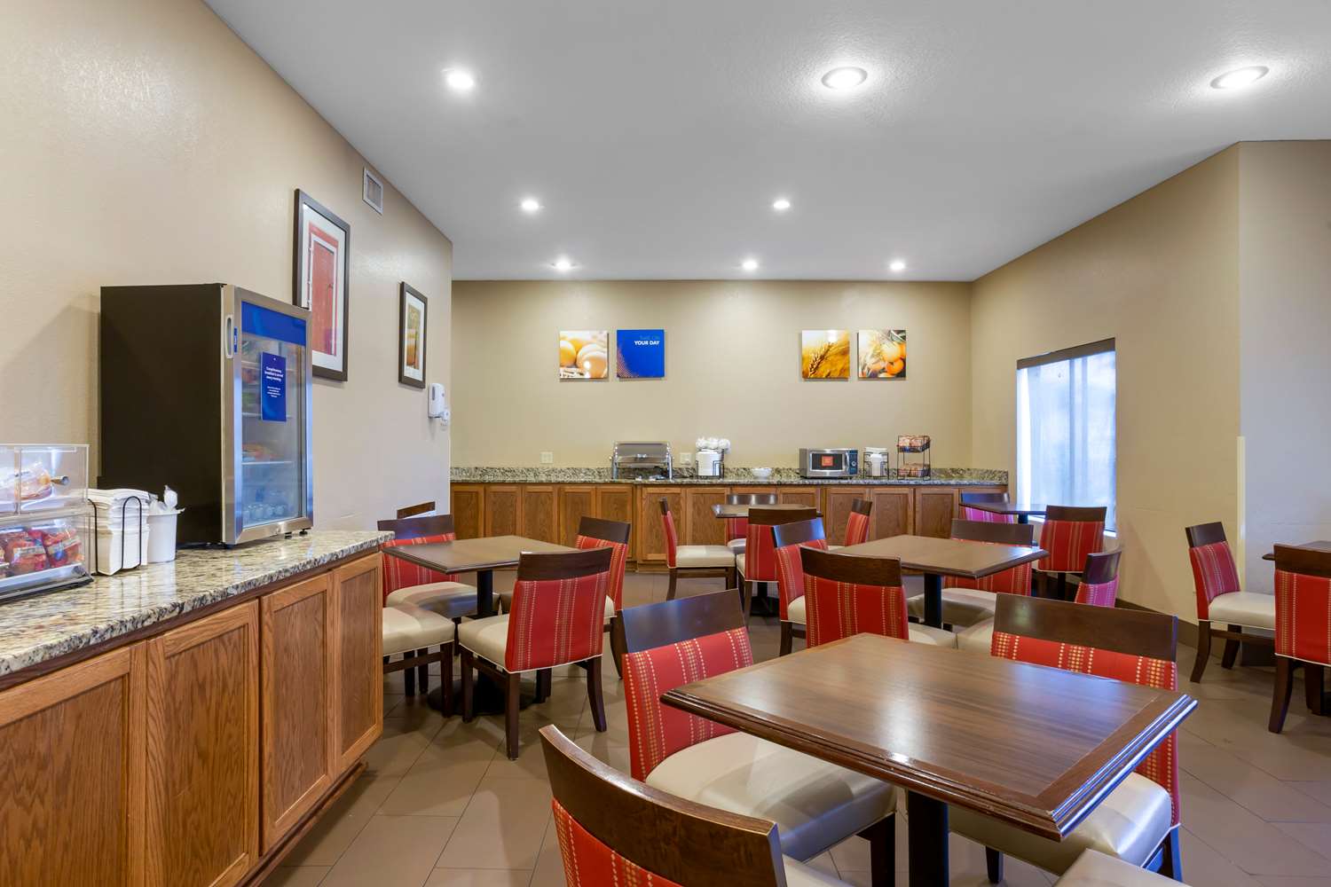 Comfort Inn & Suites Pittsburg, KS 11/16
