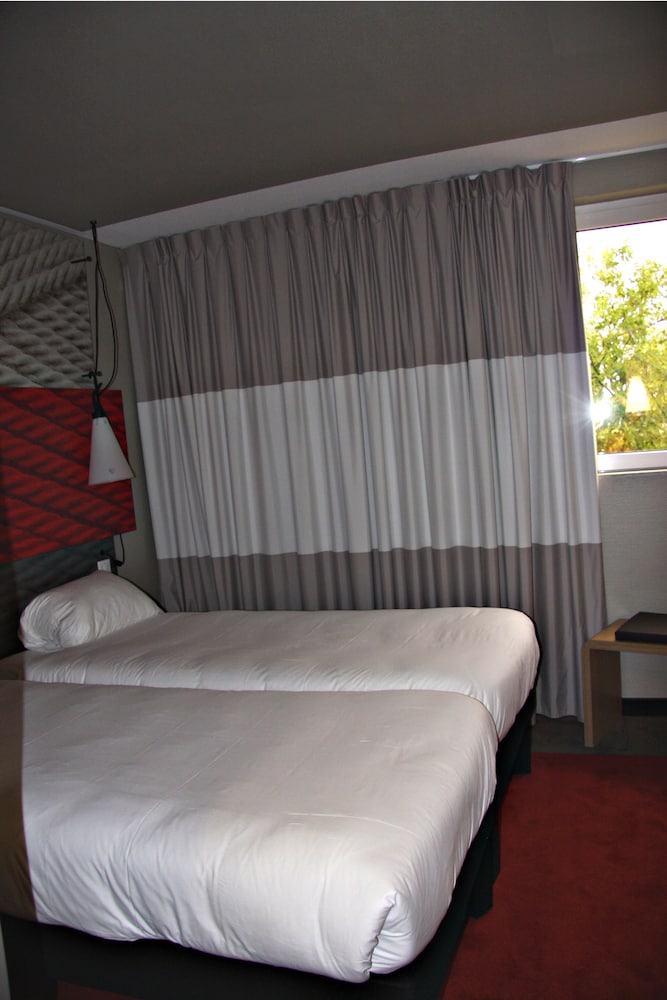 Ibis Toulouse Purpan 26/73