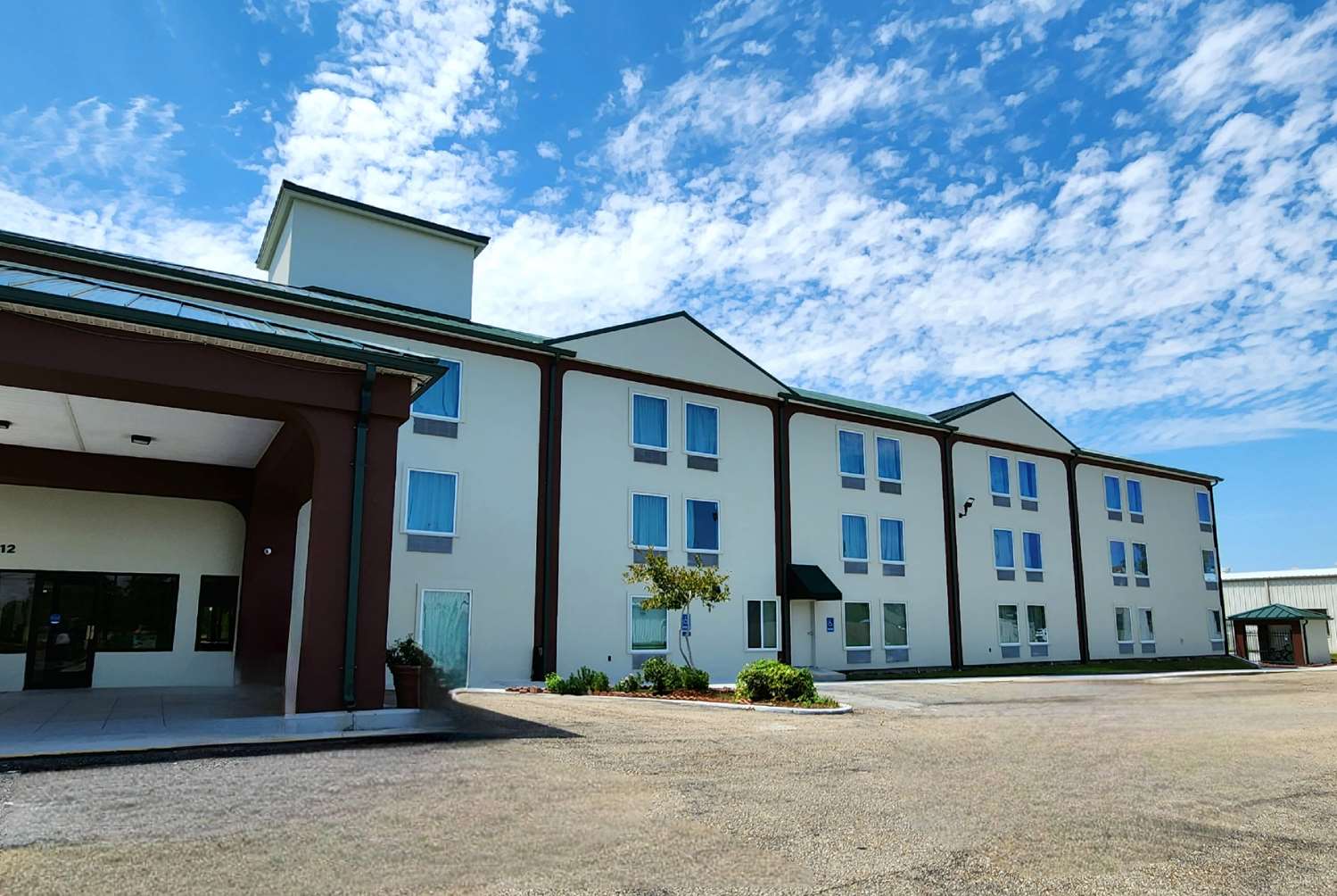 Days Inn by Wyndham LaPlace- New Orleans 2/33