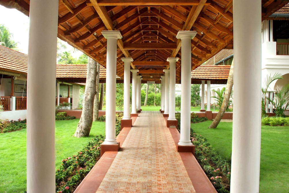 Lemon Tree Vembanad Lake Resort Muhamma 24/31