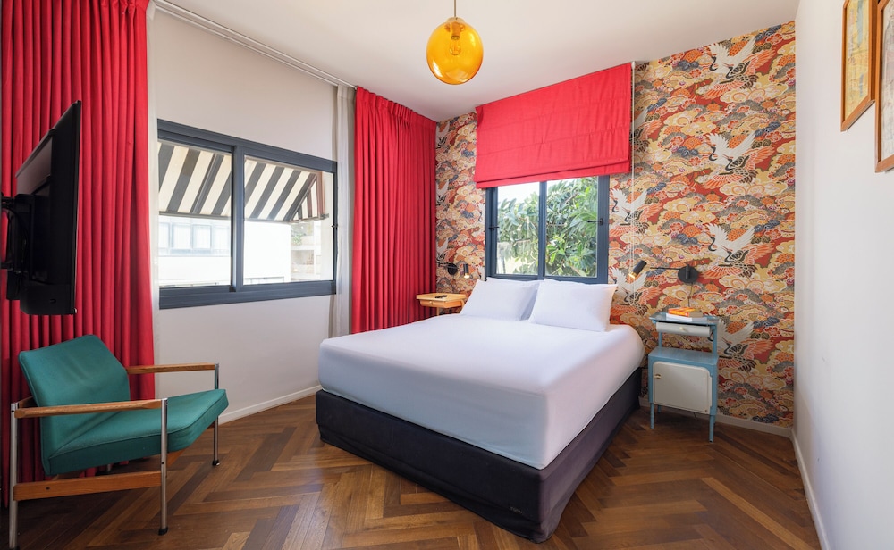 CLASSIC, QUEEN BED