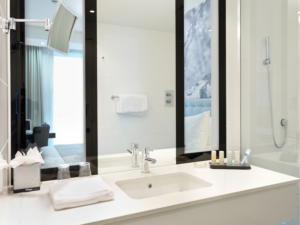 Radisson Blu Hotel East Midlands Airport 48/50