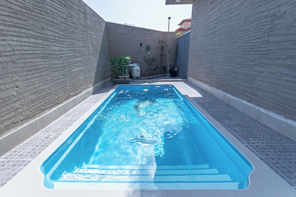 Land Walk Al Taawoun Hotel 38/62