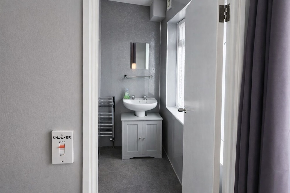 Roslyn Guest House 46/50