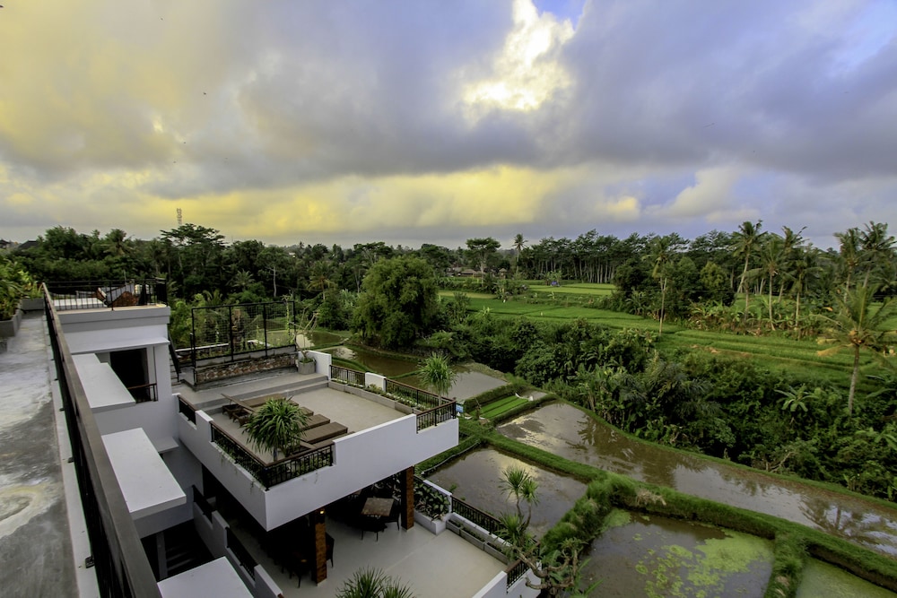 PURI PADMA HOTEL 46/50
