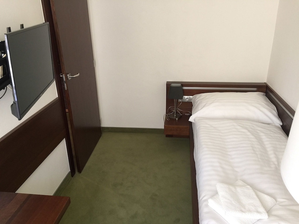 Arkada Hotel 17/56