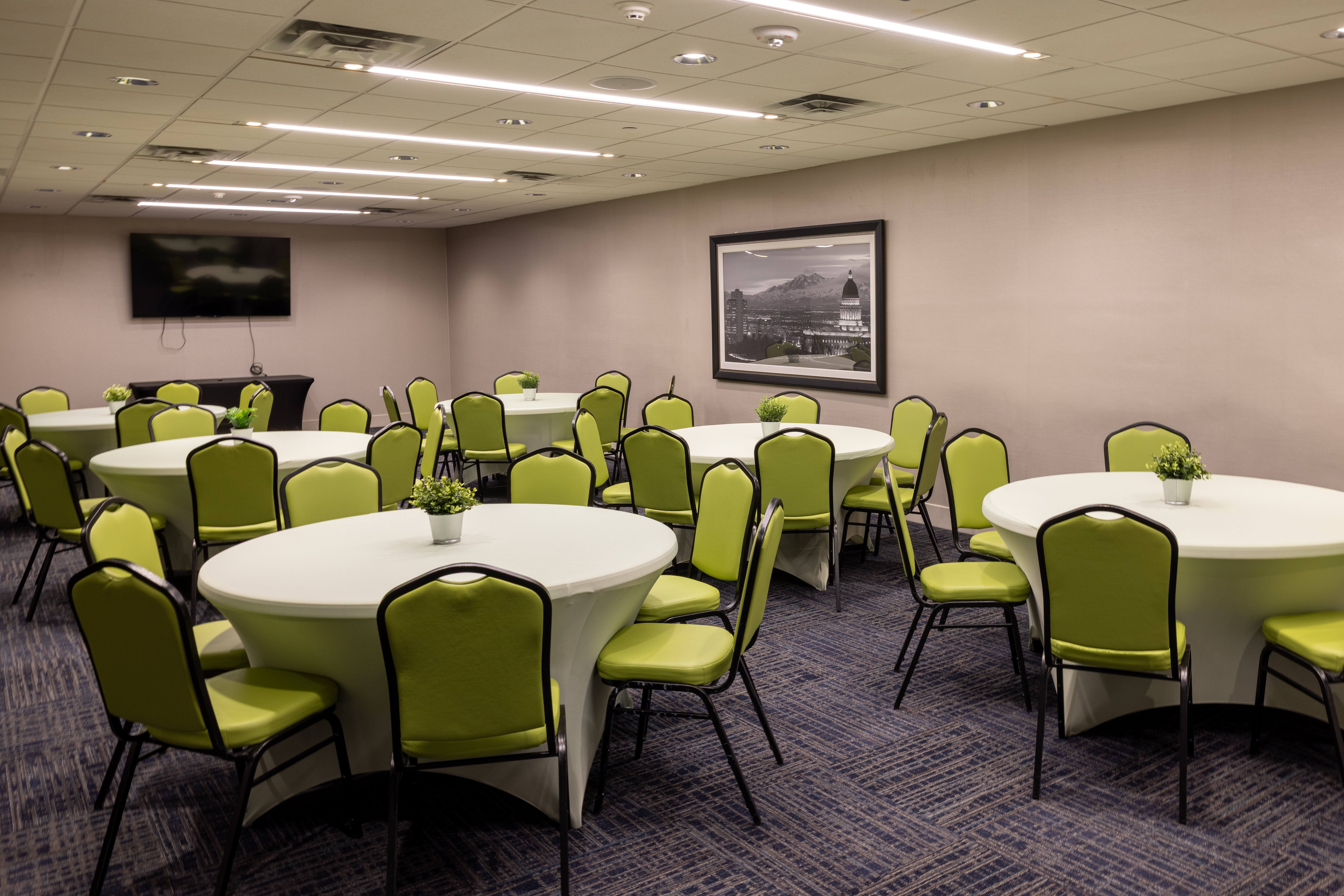 Holiday Inn Express Salt Lake City Downtown 66/77
