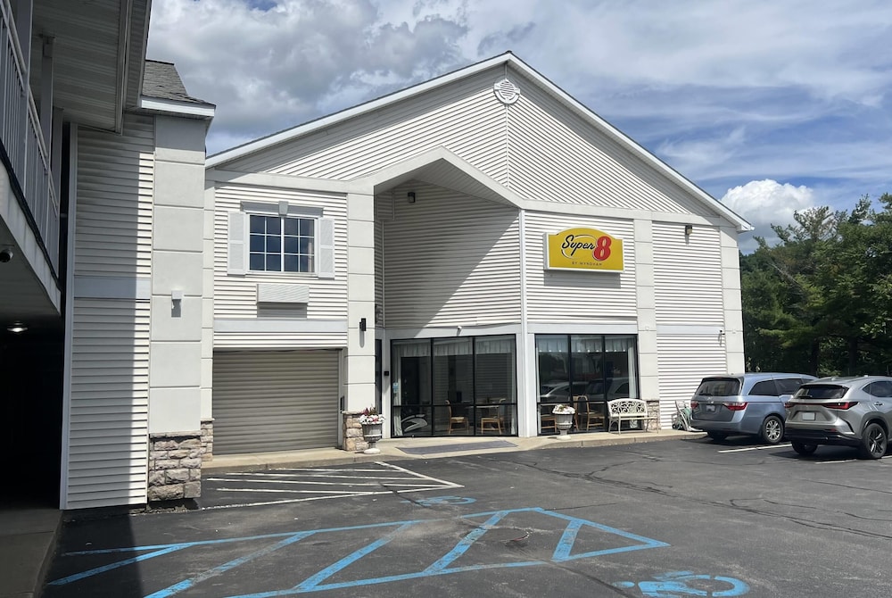 Super 8 by Wyndham Albany 41/51