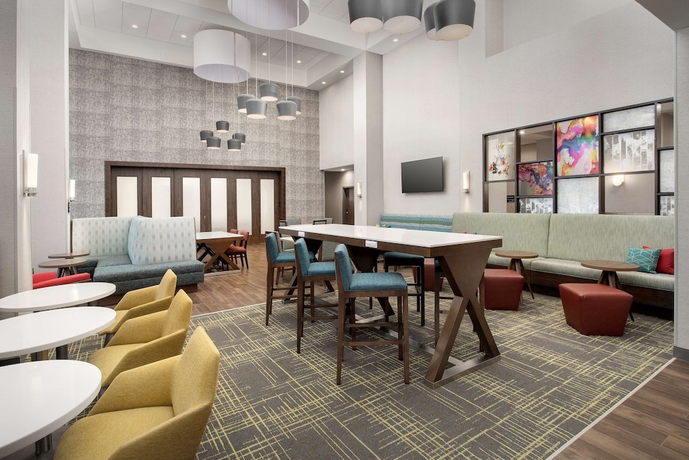 Hampton Inn Suites Lexington Sc 36/39