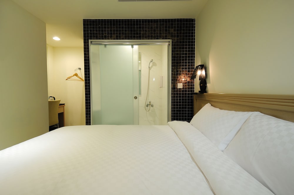 Bravo Hotel 23/43