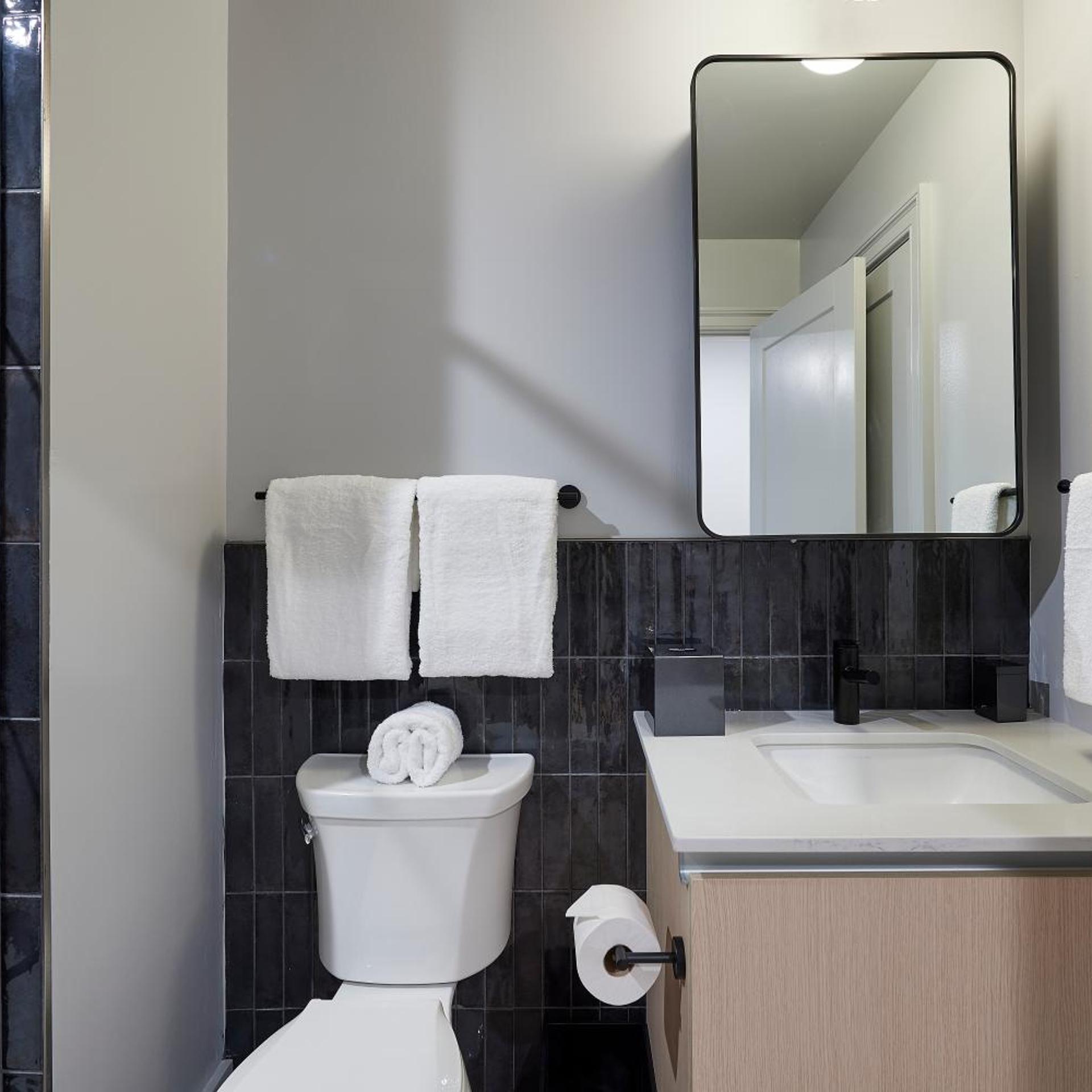 Riversuites At The Battery 25/25
