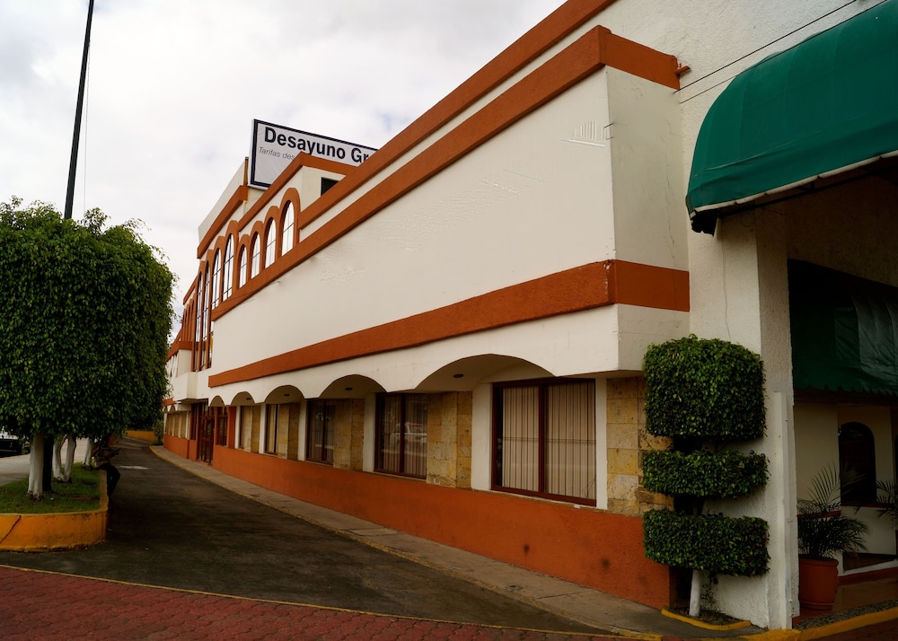 Villa del Sol and Suites 2/62