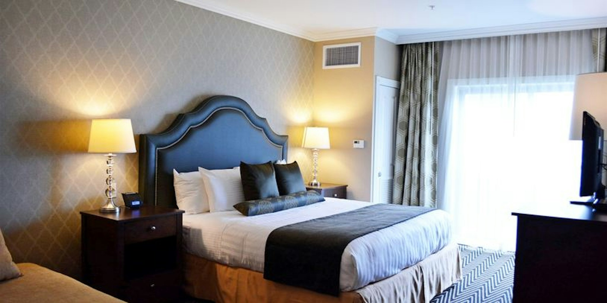 Majestic Inn & Spa 29/80