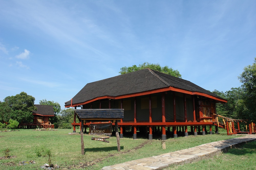 ROYAL MARA SAFARI LODGE 2/33
