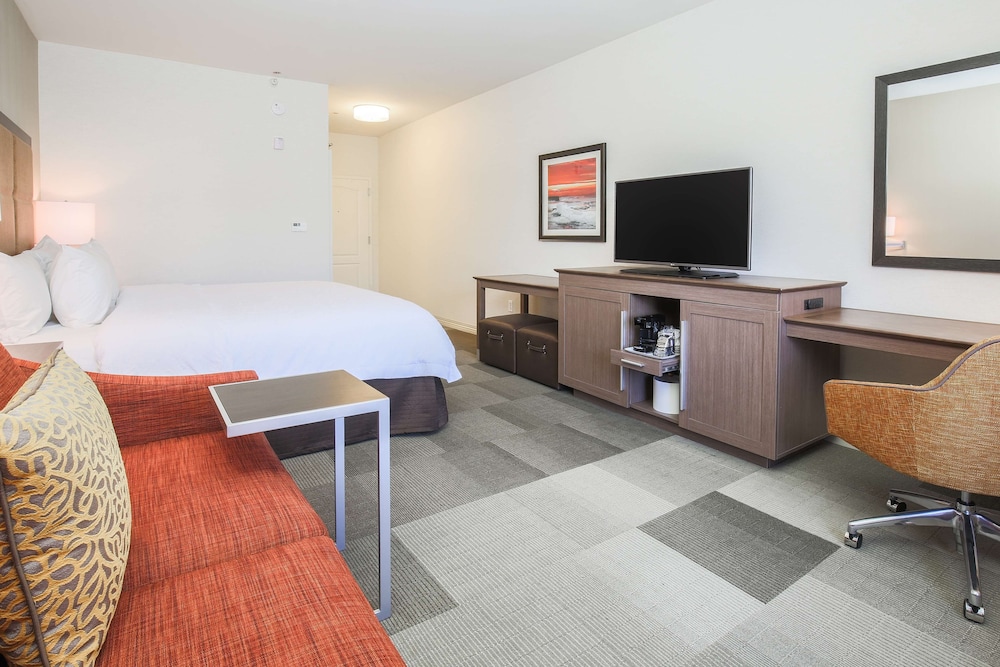 Hampton Inn & Suites Camarillo 15/39