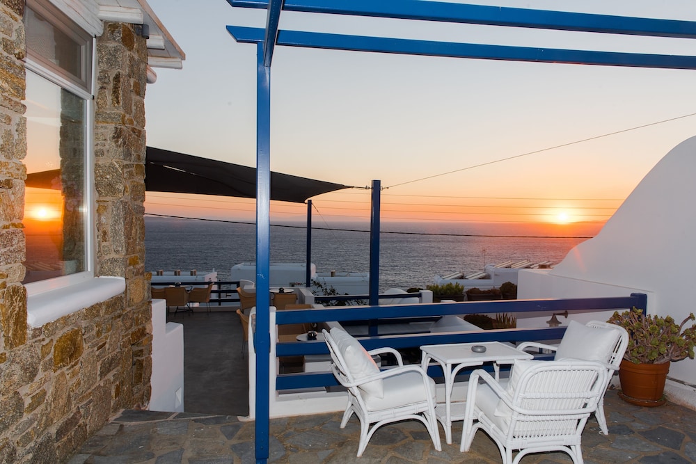 Spanelis Hotel 44/56