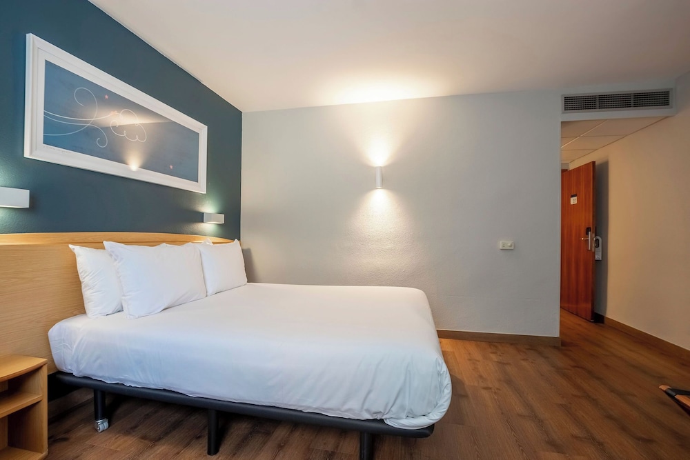 Room, Queen Bed